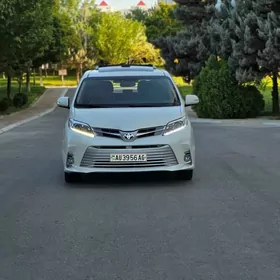 Toyota Sienna 2018