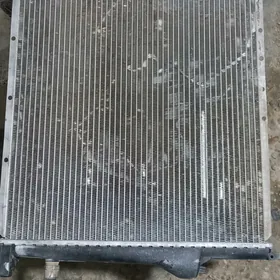 Bmw e34 suw radiator.