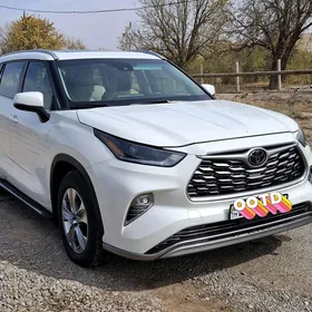 Toyota Highlander 2021