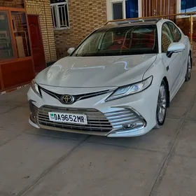 Toyota Camry 2018