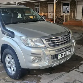 Toyota Hilux 2014