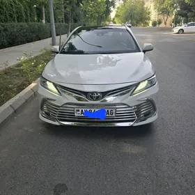 Toyota Camry 2018