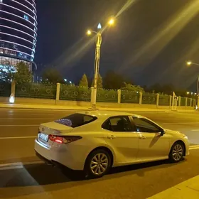 Toyota Camry 2020
