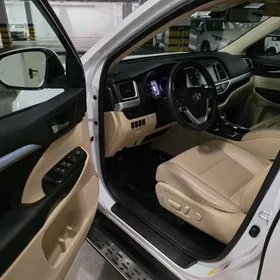 Toyota Highlander 2020