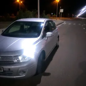 Nissan Versa 2011