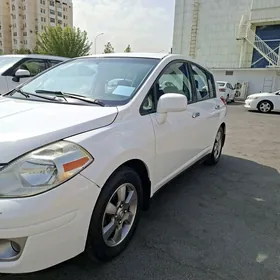 Nissan Versa 2011