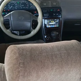 Nissan Cefiro 1996