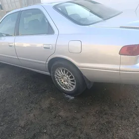 Toyota Camry 2000