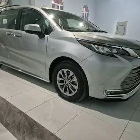 Toyota Sienna 2021
