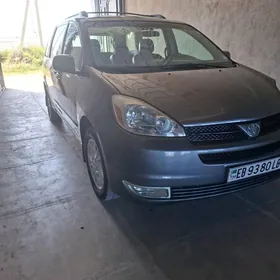 Toyota Sienna 2004