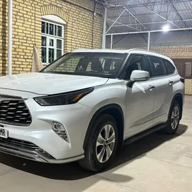 Toyota Highlander 2022