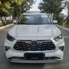 Toyota Highlander 2021