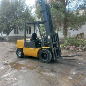 Kara Forklift 2014