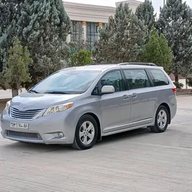 Toyota Sienna 2015
