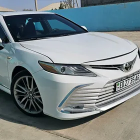 Toyota Camry 2018