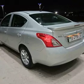 Nissan Versa 2013