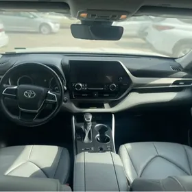 Toyota Highlander 2023