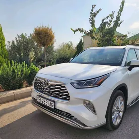 Toyota Highlander 2022