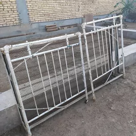 продаются кровати