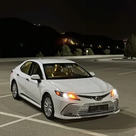 Toyota Camry 2020