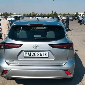 Toyota Highlander 2023