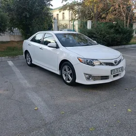 Toyota Camry 2012