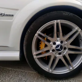 Mercedes-Benz C300 2012