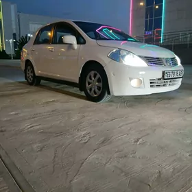 Nissan Versa 2011