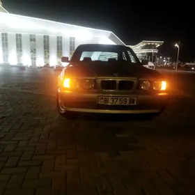BMW E34 1990