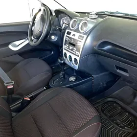 Ford Figo 2011