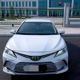 Toyota Camry 2020