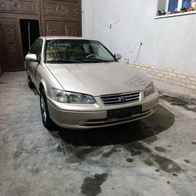 Toyota Camry 2001