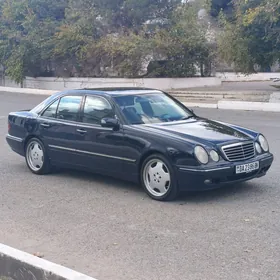 Mercedes-Benz E320 2000