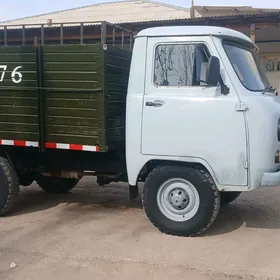 UAZ 452 1991