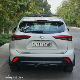 Toyota Highlander 2020