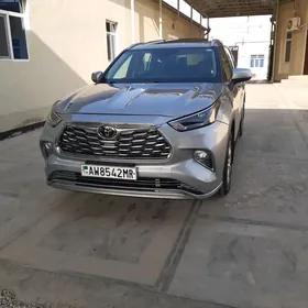Toyota Highlander 2022