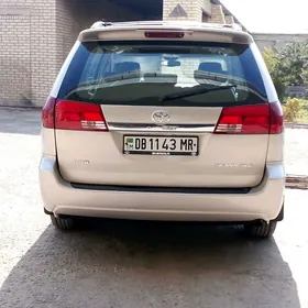 Toyota Sienna 2005
