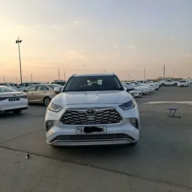Toyota Highlander 2021