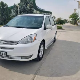 Toyota Sienna 2004