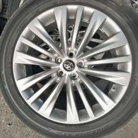 platinum 235 55 20 Yokohama