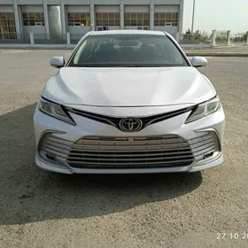 Toyota Camry 2021