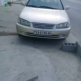 Toyota Camry 2000