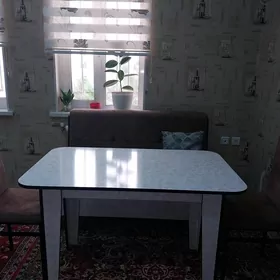 стол диван стулья