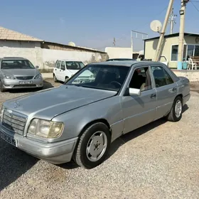 Mercedes-Benz 230E 1990