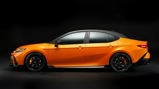 Toyota придала Camry спортивный дух