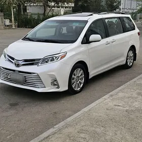 Toyota Sienna 2016