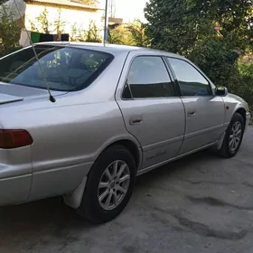 Toyota Camry 2000