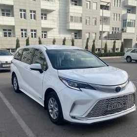 Toyota Sienna 2021