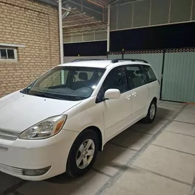 Toyota Sienna 2004
