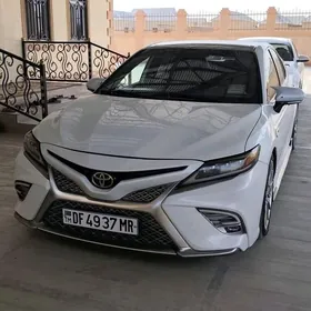 Toyota Camry 2021